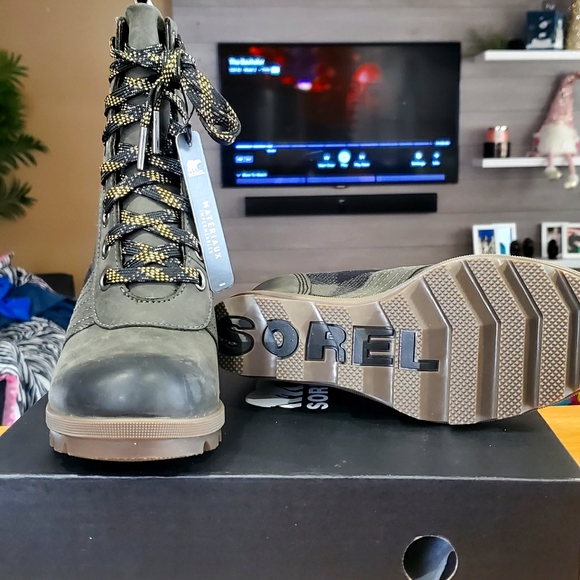 Sorel Alpine Lexie Wedges! - Picture 2 of 3